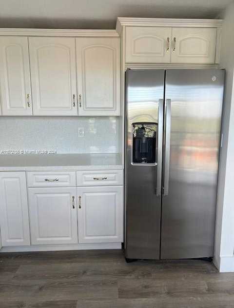 photo 2: 30 E 39th St Unit 325, Hialeah FL 33013