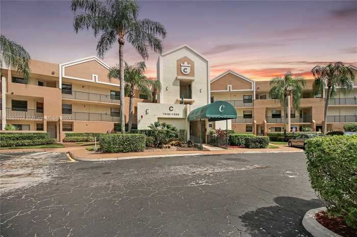 photo 1: 7358 Fairfax Dr Unit 301, Tamarac FL 33321