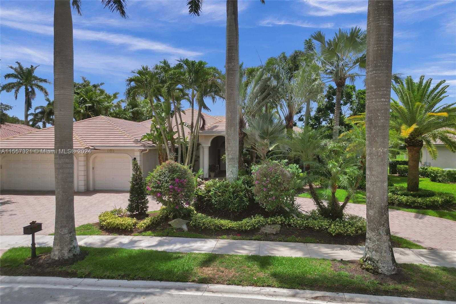 photo 2: 2520 Princeton Court, Weston FL 33327