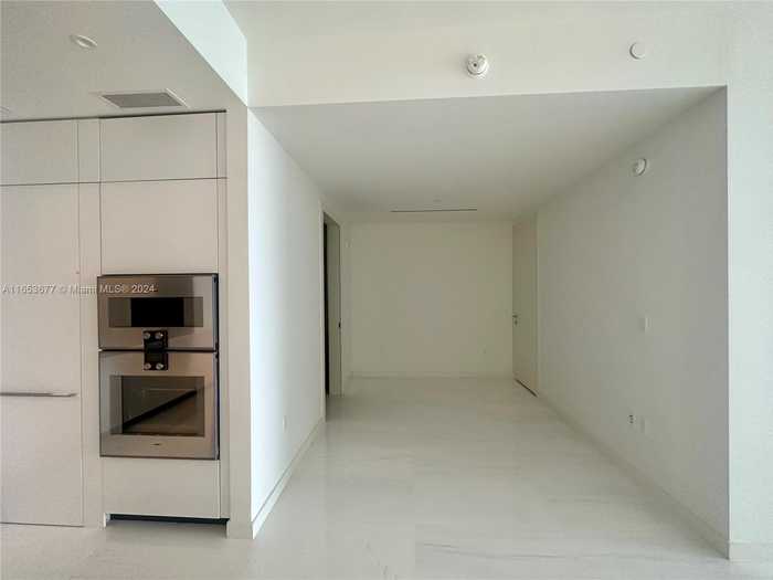 photo 8: 300 biscayne Blvd way Unit 2005, Miami FL 33131