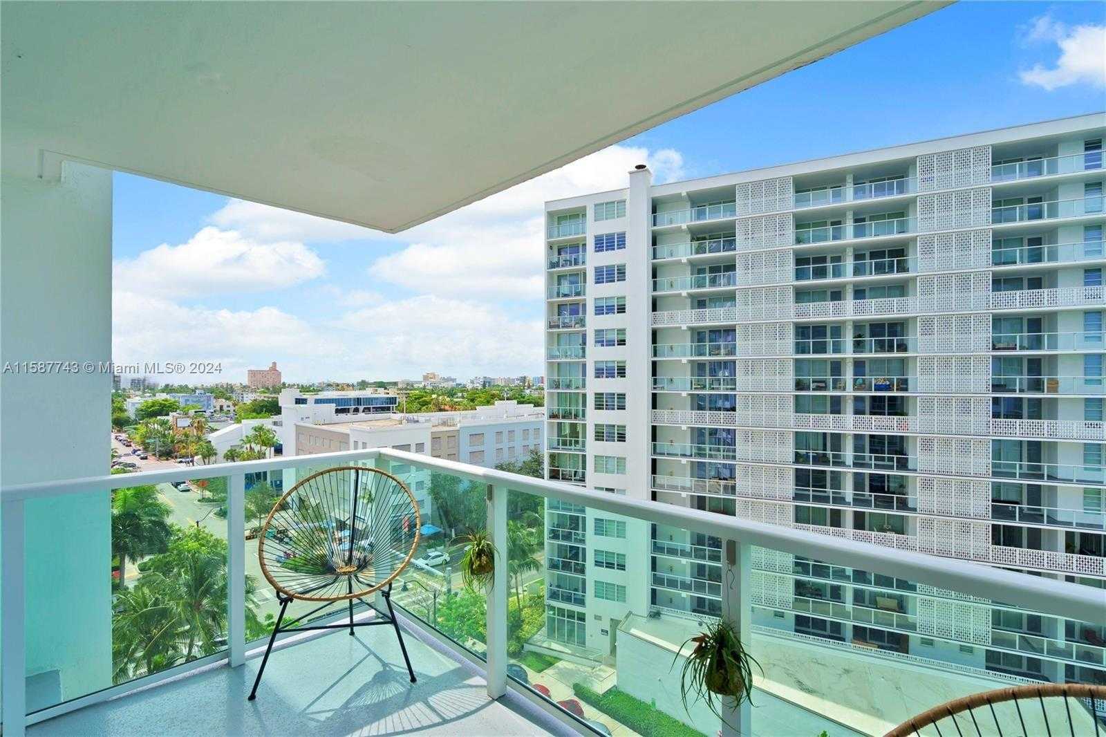 photo 3: 1000 West Ave Unit 829, Miami Beach FL 33139