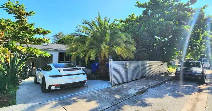 photo 1: 11 NW 47th Ter, Miami FL 33127