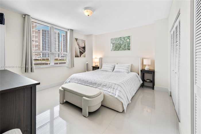 photo 23: 701 Brickell Key Blvd Unit 708, Miami FL 33131