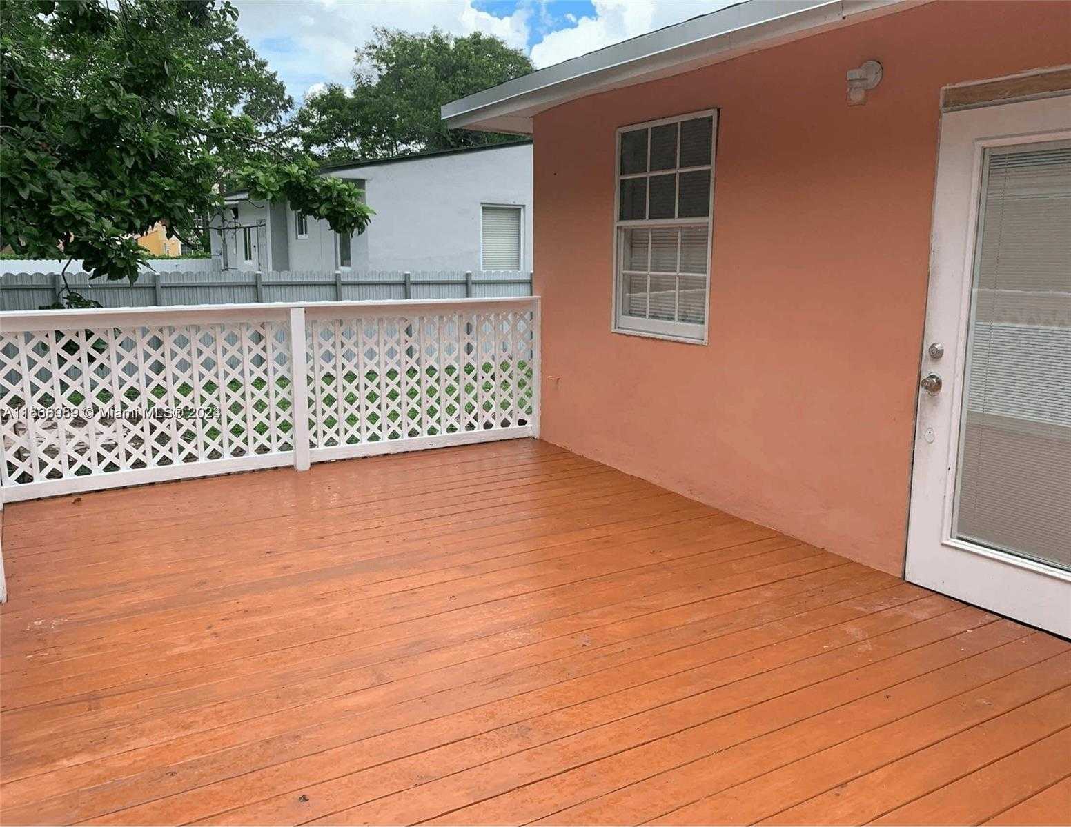 photo 2: 1434 NW 116th St, Miami FL 33167