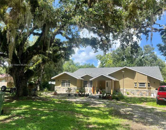 photo 1: 140 DAVIS, La Belle FL 33935