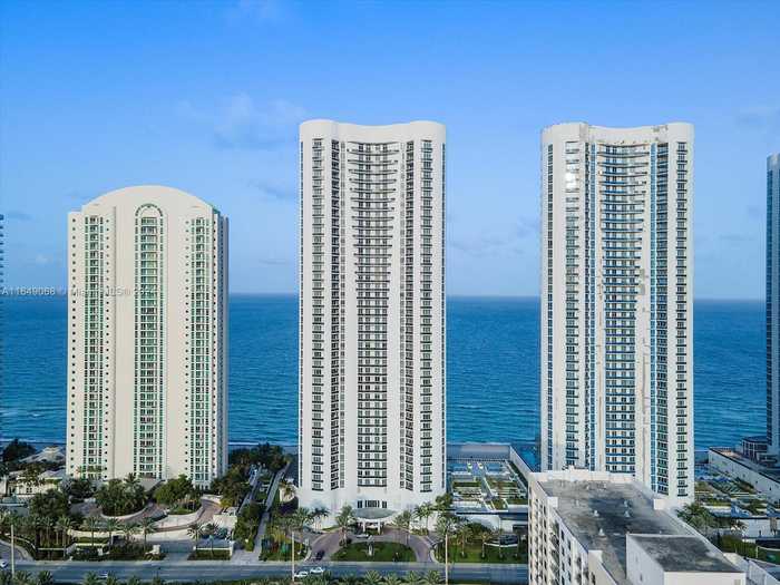 photo 2: 16001 Collins Ave Unit 4305, Sunny Isles Beach FL 33160