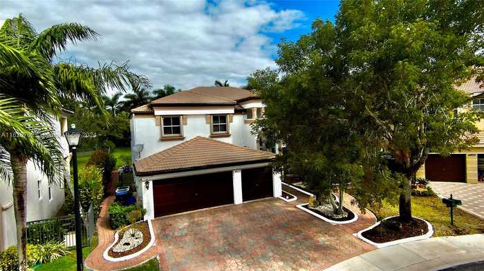 photo 2: 4810 SW 161st Ln, Miramar FL 33027