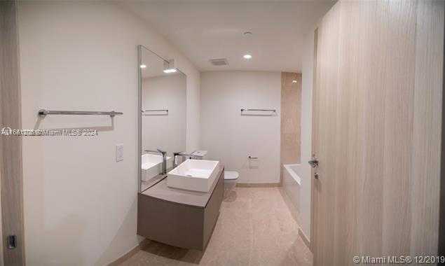 photo 3: 1000 Brickell Plz Unit 4905, Miami FL 33131