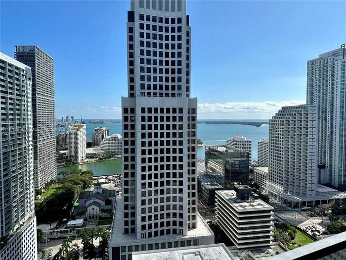 photo 1: 68 SE 6th St Unit 2707, Miami FL 33131