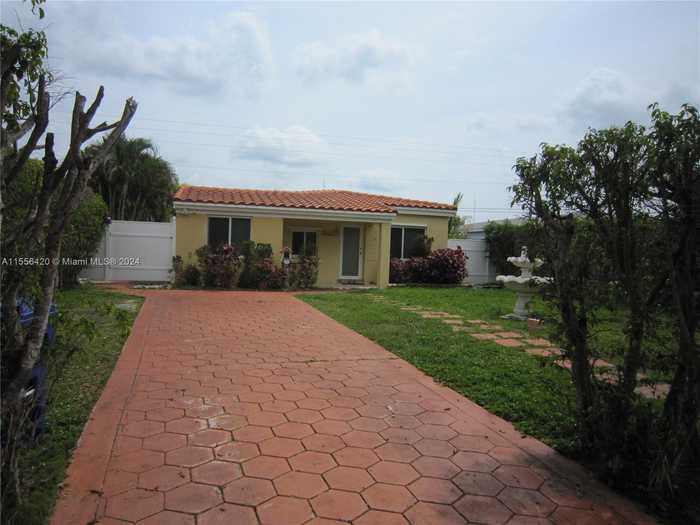 photo 3: 17031 NE 18th Ave, North Miami Beach FL 33162