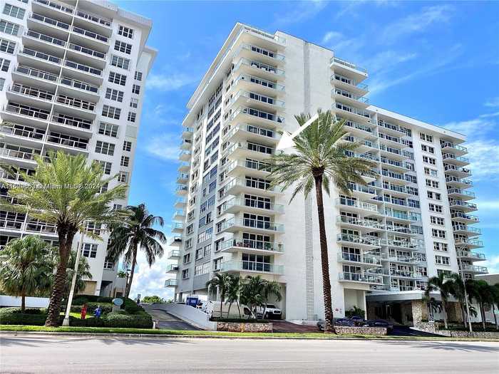 photo 2: 5750 Collins Ave Unit 9A, Miami Beach FL 33140