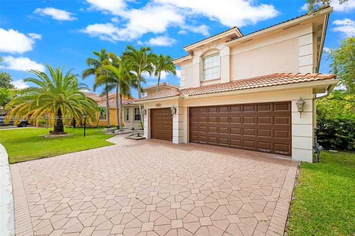 photo 2: 12812 NW 20th St, Pembroke Pines FL 33028