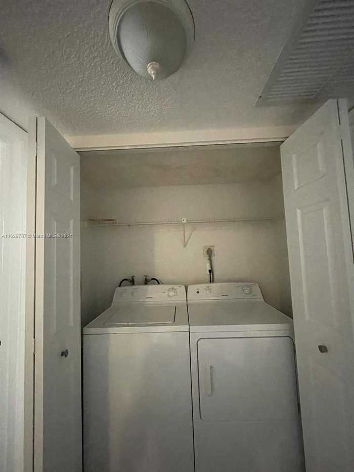 photo 9: 8353 Lake Dr Unit 202, Doral FL 33166