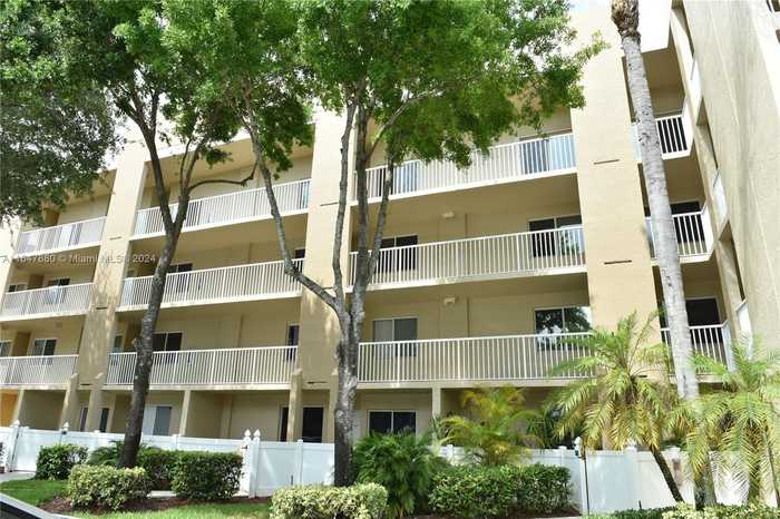 photo 2: 9599 Weldon Cir Unit A115, Tamarac FL 33321