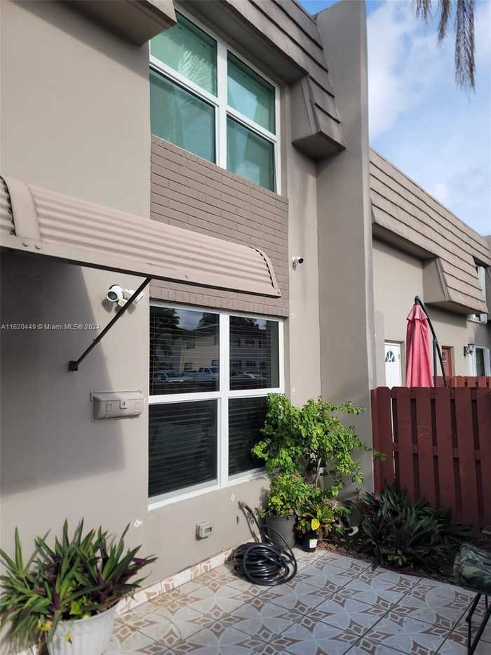 photo 2: 3686 SW 59th Ter Unit 71, Davie FL 33314