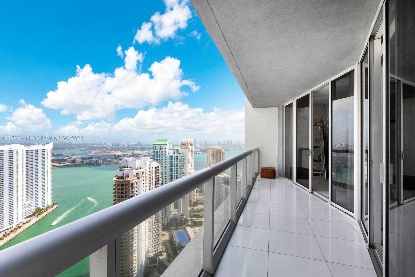 photo 1: 495 Brickell Ave Unit 4706, Miami FL 33131