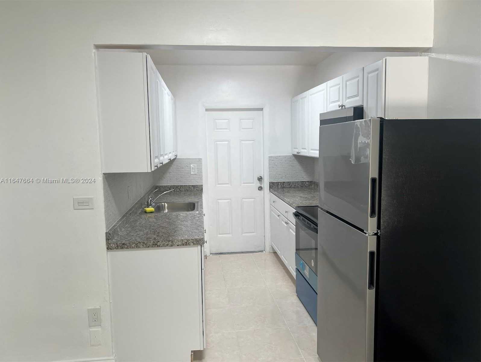 photo 1: 2072 NE 169th St Unit 5, North Miami Beach FL 33162