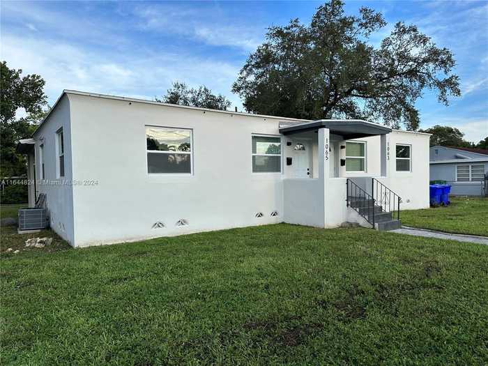 photo 4: 1065 NW 31st Ave, Miami FL 33125