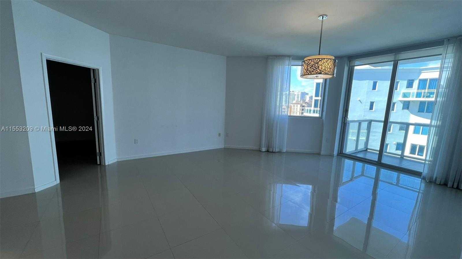 photo 2: 3030 NE 188th St Unit 606, Aventura FL 33180