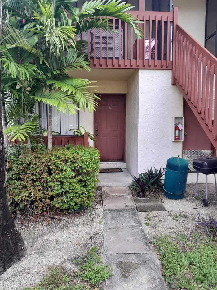 photo 2: 2066 NW 43rd Ter Unit 3, Lauderhill FL 33313