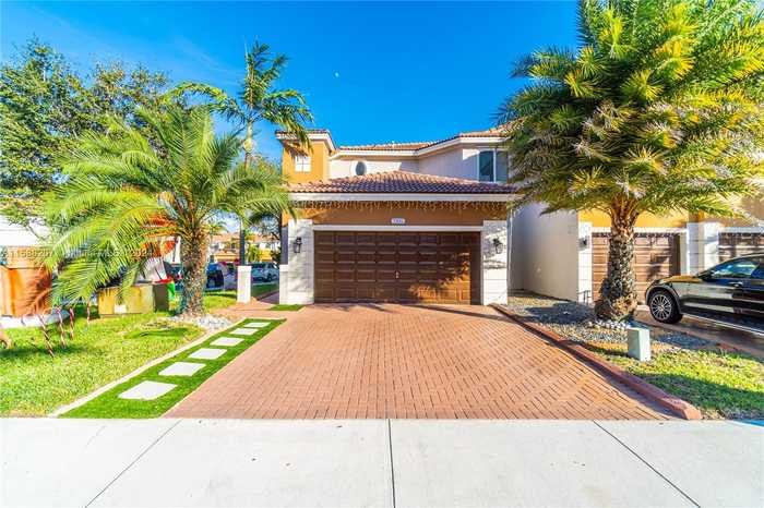 photo 1: 7995 NW 114th Path, Doral FL 33178