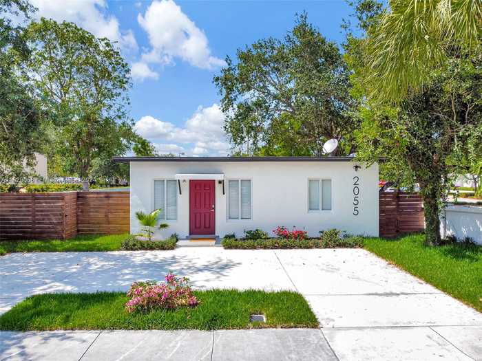 photo 1: 2055 NE 140th St, North Miami Beach FL 33181