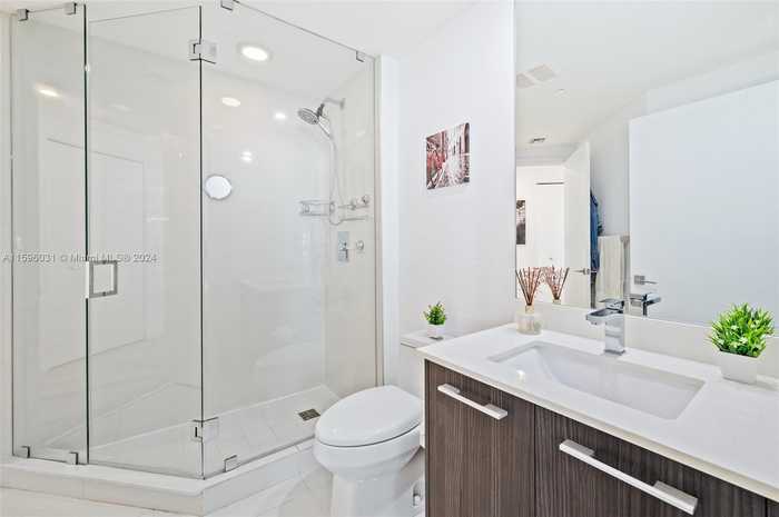 photo 33: 45 SW 9th St Unit 1908, Miami FL 33130