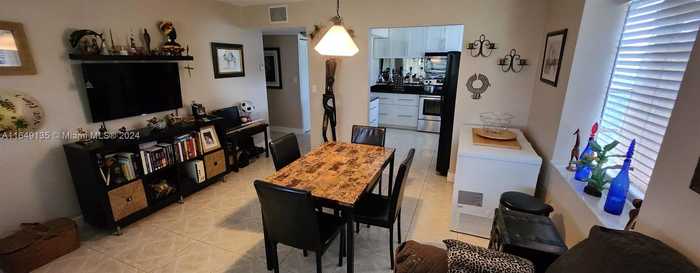 photo 1: 7515 NW 79th Ave Unit 316, Tamarac FL 33321