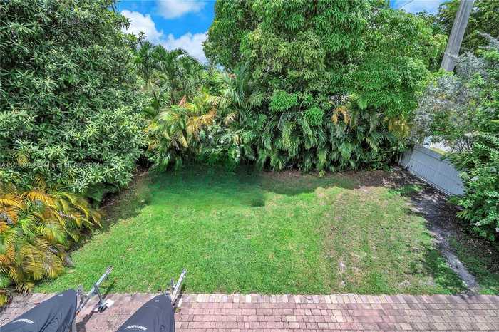 photo 38: 2913 SW 13th St, Miami FL 33145