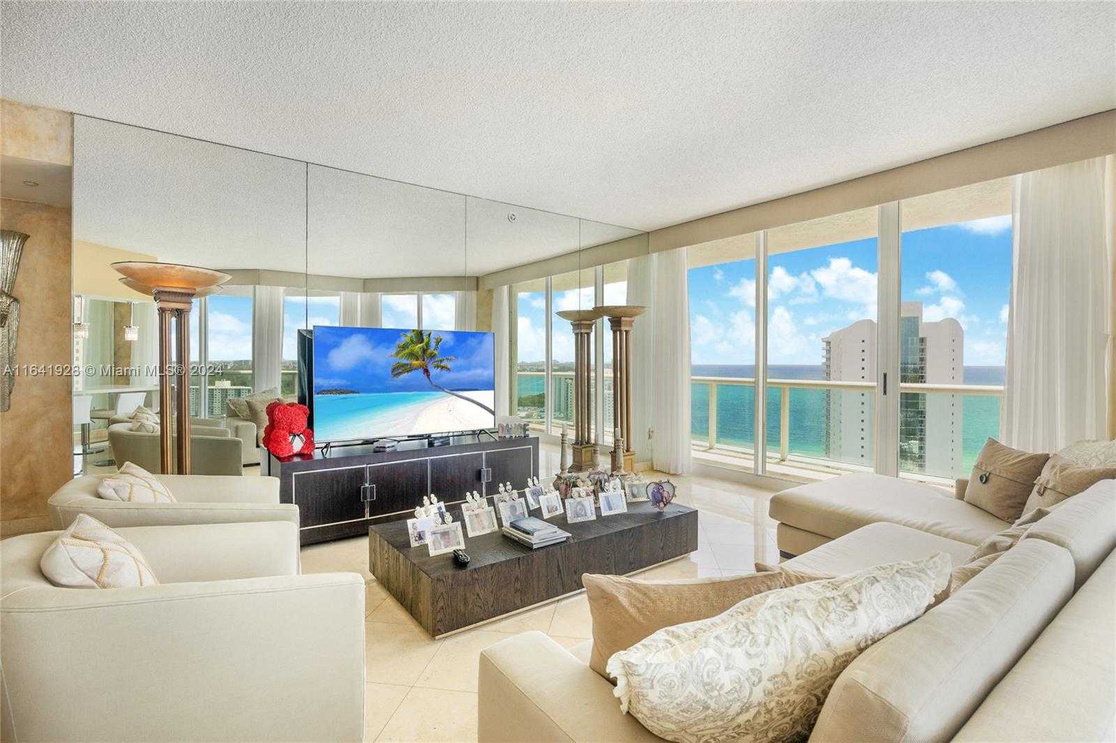 photo 3: 16400 Collins Ave Unit 2743, Sunny Isles Beach FL 33160