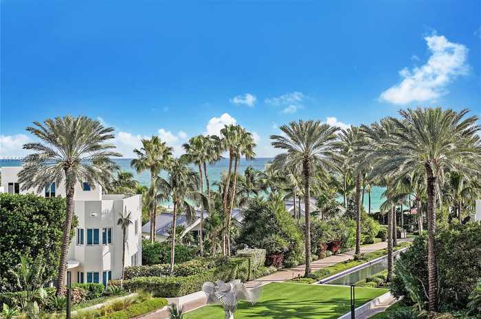 photo 1: 100 S Pointe Dr Unit 510, Miami Beach FL 33139