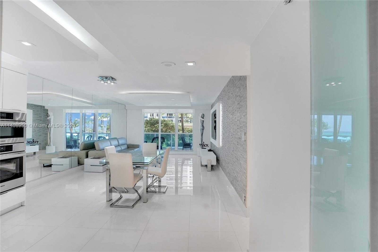 photo 3: 2301 Collins Ave Unit 416, Miami Beach FL 33139