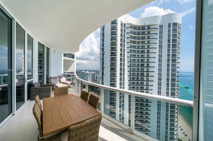 photo 2: 15901 Collins Ave Unit 3403, Sunny Isles Beach FL 33160