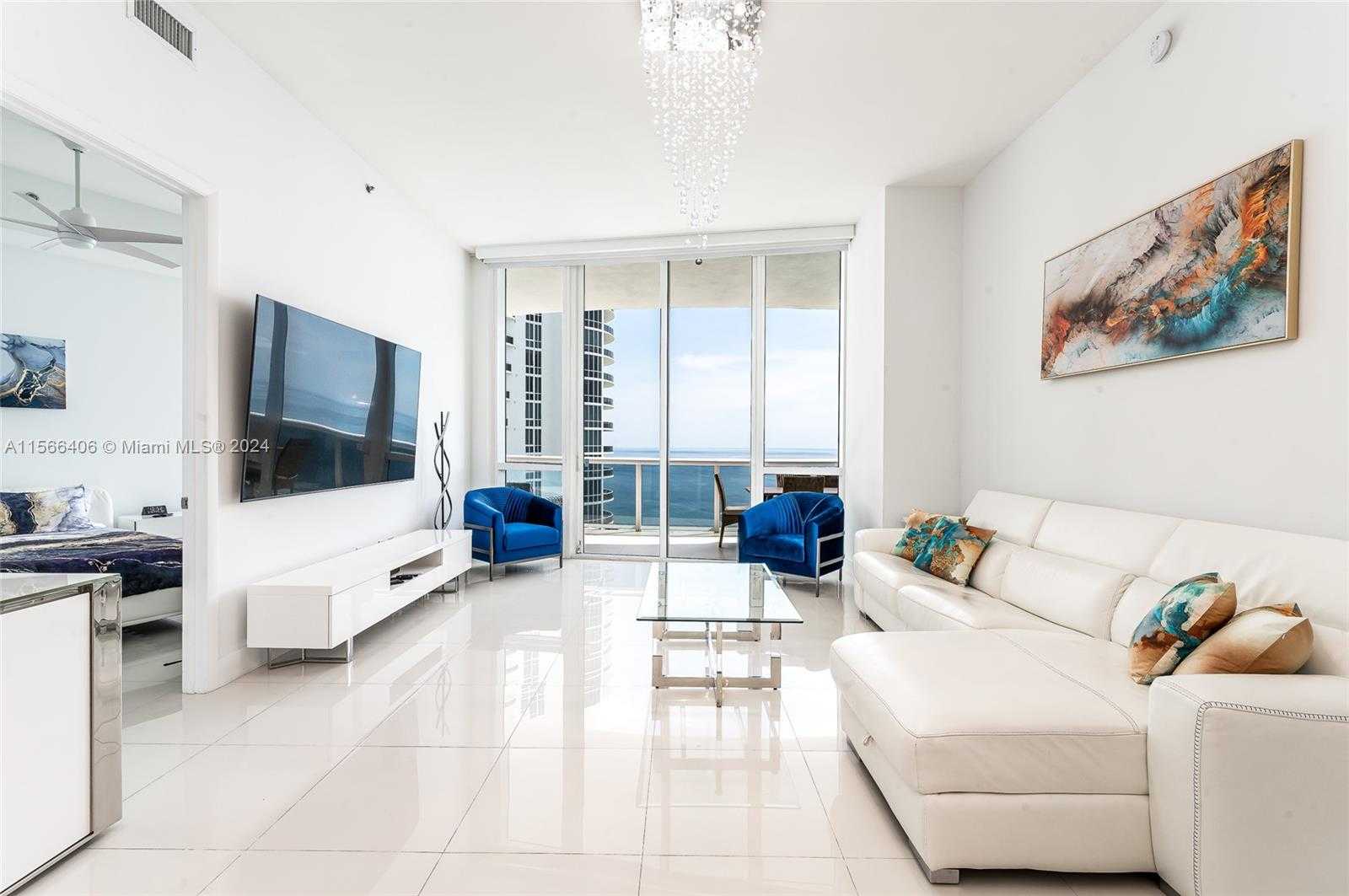 photo 3: 15901 Collins Ave Unit 3403, Sunny Isles Beach FL 33160