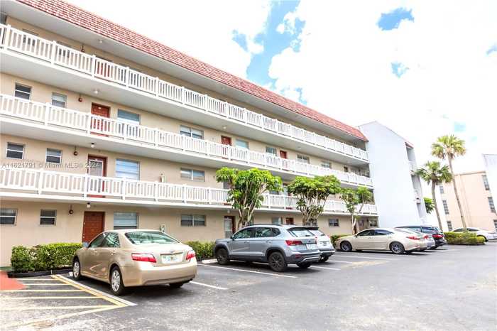 photo 1: 3776 Inverrary Blvd Unit 207R, Lauderhill FL 33319