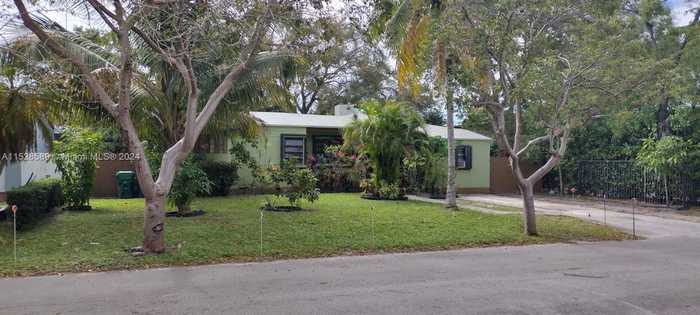 photo 1: undefined, Miami FL 33137