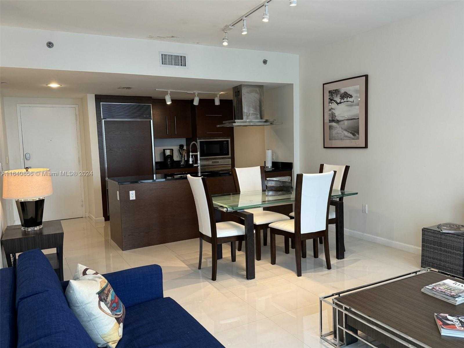 photo 2: 485 Brickell Ave Unit 3803, Miami FL 33131