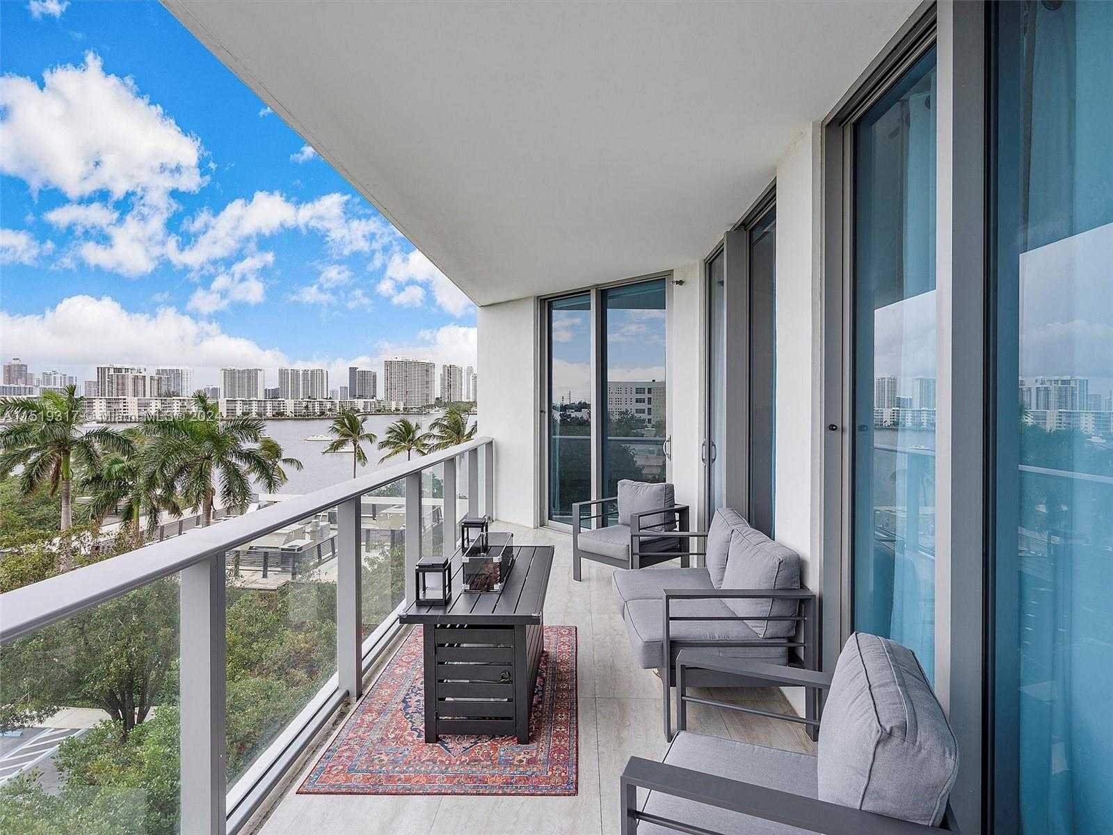 photo 2: 17301 Biscayne Blvd Unit 506, North Miami Beach FL 33160