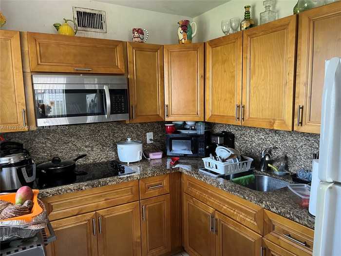 photo 2: 4375 SW 112th Ave, Miami FL 33165