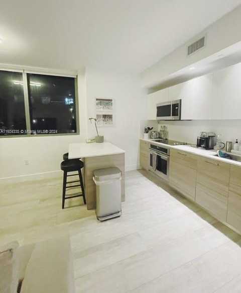 photo 3: 121 NE 34th St Unit 1409, Miami FL 33137