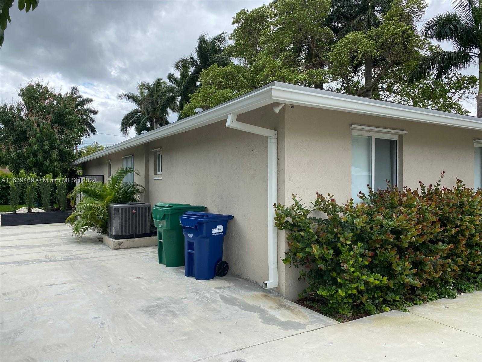 photo 3: 54 NW 84th St, Miami FL 33150