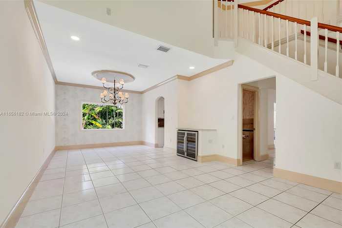 photo 2: 507 BIRD RD, Coral Gables FL 33134