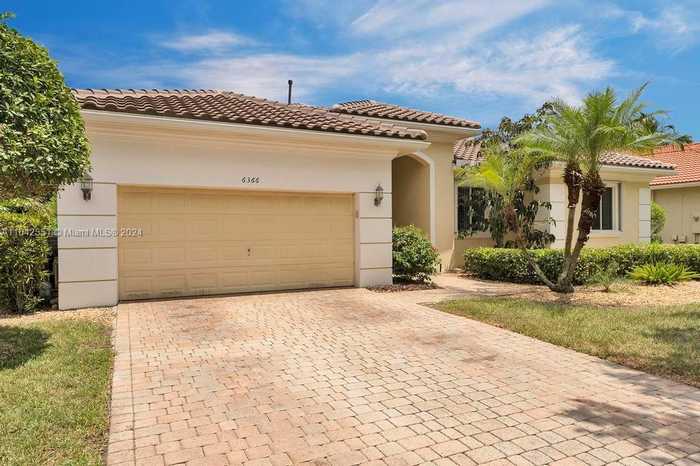 photo 2: 6366 SW 191st Ave, Pembroke Pines FL 33332