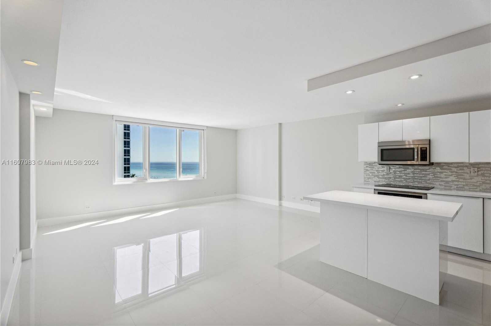 photo 3: 2301 Collins Ave Unit 912, Miami Beach FL 33139