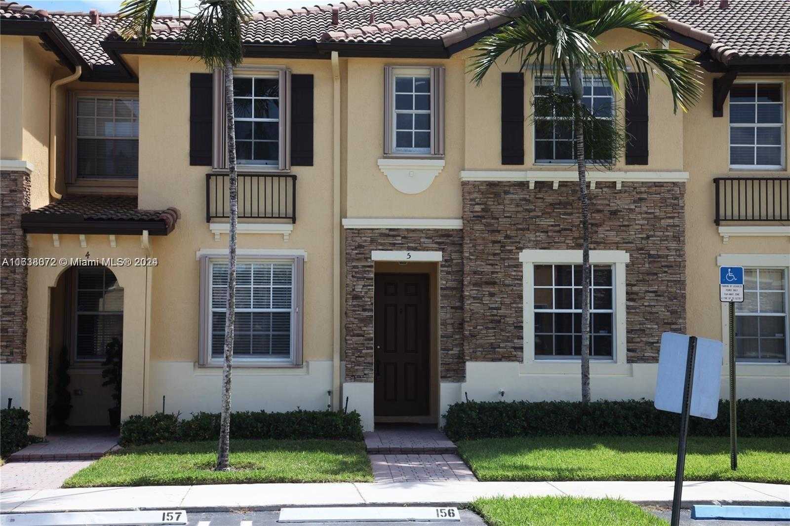 photo 1: 9247 SW 227th St Unit 5-2, Cutler Bay FL 33190