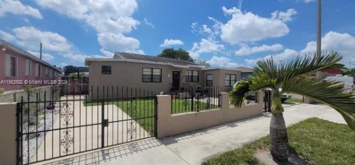 photo 6: 848 E 24th St, Hialeah FL 33013