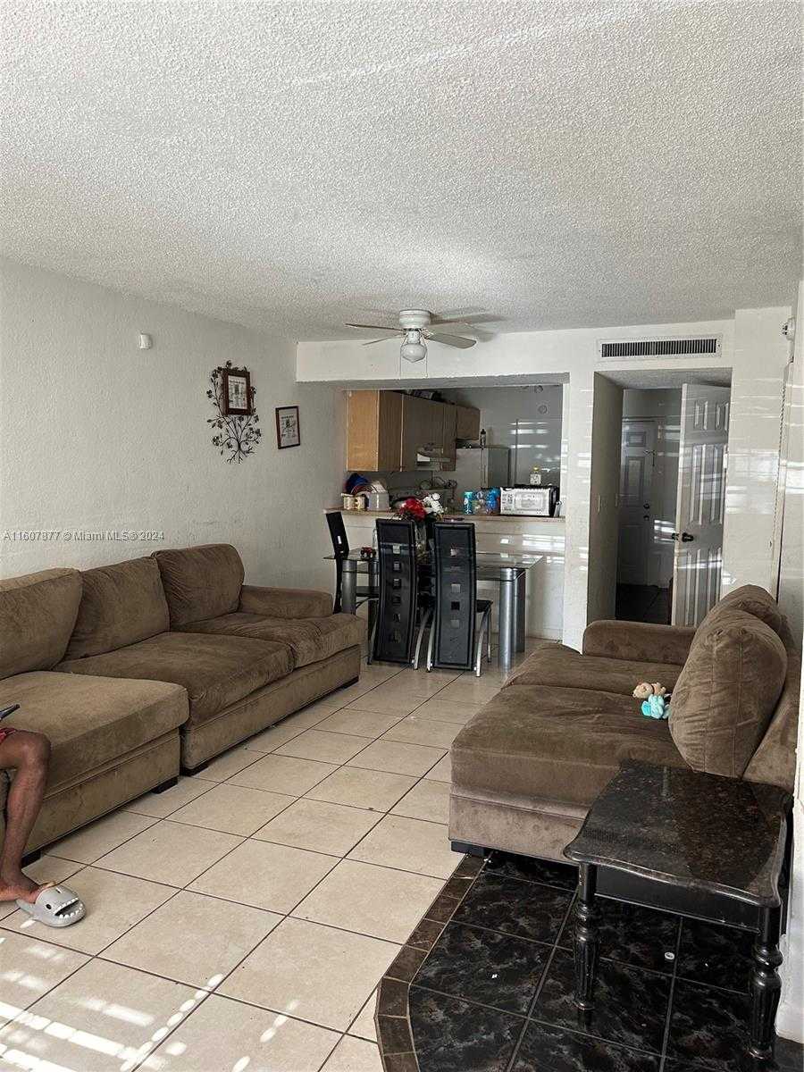 photo 3: 4045 NW 19th St Unit 4045, Lauderhill FL 33313