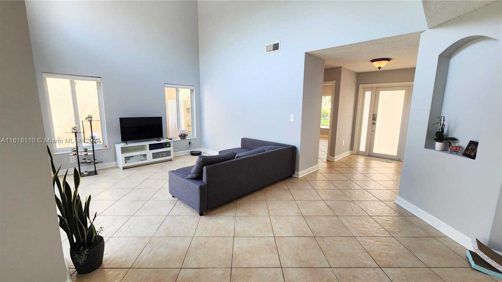 photo 3: 1065 Weeping Willow Way, Hollywood FL 33019