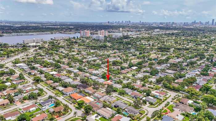 photo 47: 17805 NE 9th Pl, North Miami Beach FL 33162