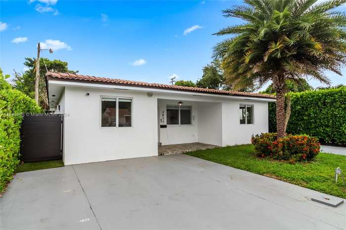 photo 2: 3855 SW 1st St, Miami FL 33134